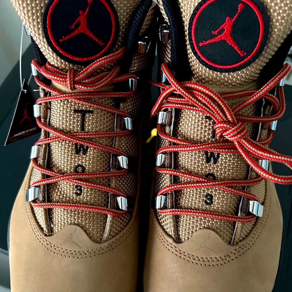 Mens Nike Jordan Winterized boots. Size 8 new in box